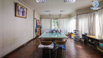 *****บ้านเดี่ยวมือสอง โครงการ ซื่อตรง รัตนาธิเบศร์ เนื้อที่กว้างกว่า 163 ตร.ว. ฟังก์ชัน 7 ห้องนอน 3 ห้องน้ำ 4 ที่จอดรถ บ้านสภาพสวย มีห้องแม่บ้านและห้องน้ำในตัว โครงการบนทำเลดี เชื่อมต่อถนนรัตนาธิเบศร์ ถนนราชพฤกษ์ ถนนสนามบิน ใกล้รถไฟฟ้าสายสีม่วง "สถานีไทรม้า" และจุดขึ้นทางด่วน "งามวงศ์วาน"