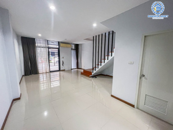 *****ทาวน์โฮมมือสองใจกลางเมืองนนทบุรี หมู่บ้าน เฮาส์35 แจ้งวัฒนะ #หลังมุม เนื้อที่เกือบ 20 ตร.ว. ฟังก์ชัน 3 ห้องนอน 3 ห้องน้ำ 2 ที่จอดรถ บ้านสภาพดี พร้อมอยู่ บนทำเลเยี่ยม เชื่อมต่อ ถนนแจ้งวัฒนะ, ถนนปากเกร็ด, ถนนติวานนท์ ใกล้รถไฟฟ้าสายสีชมพู "สถานีแจ้งวัฒนะ-ปากเกร็ด 28" ที่จะเสร็จในอนาคต  และทางด่วน "ศรีรัช"