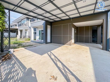 *****บ้านเดี่ยวมือสอง โครงการ สิริกานต์ กาญจนาภิเษก เนื้อที่ 50.80 ตร.ว. ฟังก์ชัน 3 ห้องนอน 3 ห้องน้ำ 2 ที่จอดรถ สวยพร้อมอยู่ มีชั้นลอยสามารถใช้ประโยชน์อเนกประสงค์ได้ บนทำเลดี เชื่อมต่อถนนรัตนาธิเบศร์ ถนนกาญจนาภิเษก ถนนแก้วอินทร์ ใกล้รถไฟฟ้าสายสีม่วง "สถานีคจลองบางไผ่" และทางด่วน "ศรีรัช"