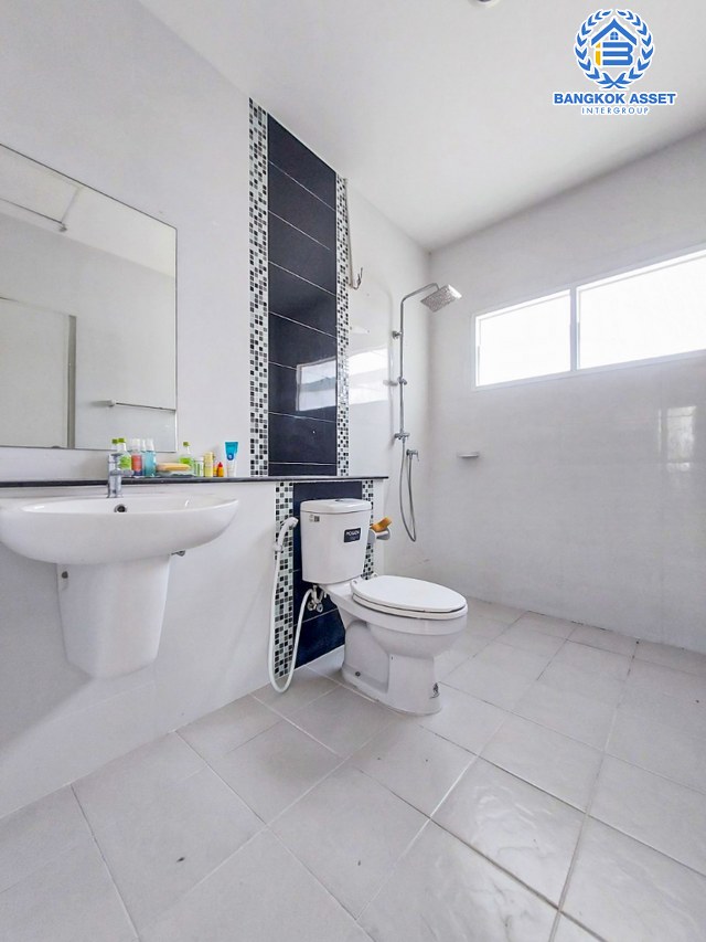 *****บ้านเดี่ยวมือสองนนทบุรี โครงการ แลนซิโอคริป ปิ่นเกล้า-วงแหวนฯ คุณภาพระดับ ลลิล พร๊อพเพอร์ตี้ เนื้อที่กว้างเกือบ 53 ตร.ว. ฟังก์ชัน 3 ห้องนอน 2 ห้องน้ำ 2 ที่จอดรถ บ้านสภาพใหม่ บนทำเลแห่งการเดินทาง เชื่อมต่อถนนกาญจนาภิเษก, ถนนนครอินทร์, ถนนบรมราชชนนี ใกล้จุดขึ้นทางด่วน "ศรีรัช"