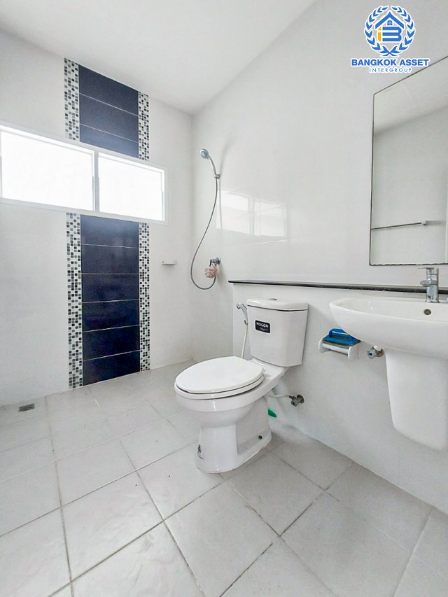 *****บ้านเดี่ยวมือสองนนทบุรี โครงการ แลนซิโอคริป ปิ่นเกล้า-วงแหวนฯ คุณภาพระดับ ลลิล พร๊อพเพอร์ตี้ เนื้อที่กว้างเกือบ 53 ตร.ว. ฟังก์ชัน 3 ห้องนอน 2 ห้องน้ำ 2 ที่จอดรถ บ้านสภาพใหม่ บนทำเลแห่งการเดินทาง เชื่อมต่อถนนกาญจนาภิเษก, ถนนนครอินทร์, ถนนบรมราชชนนี ใกล้จุดขึ้นทางด่วน "ศรีรัช"