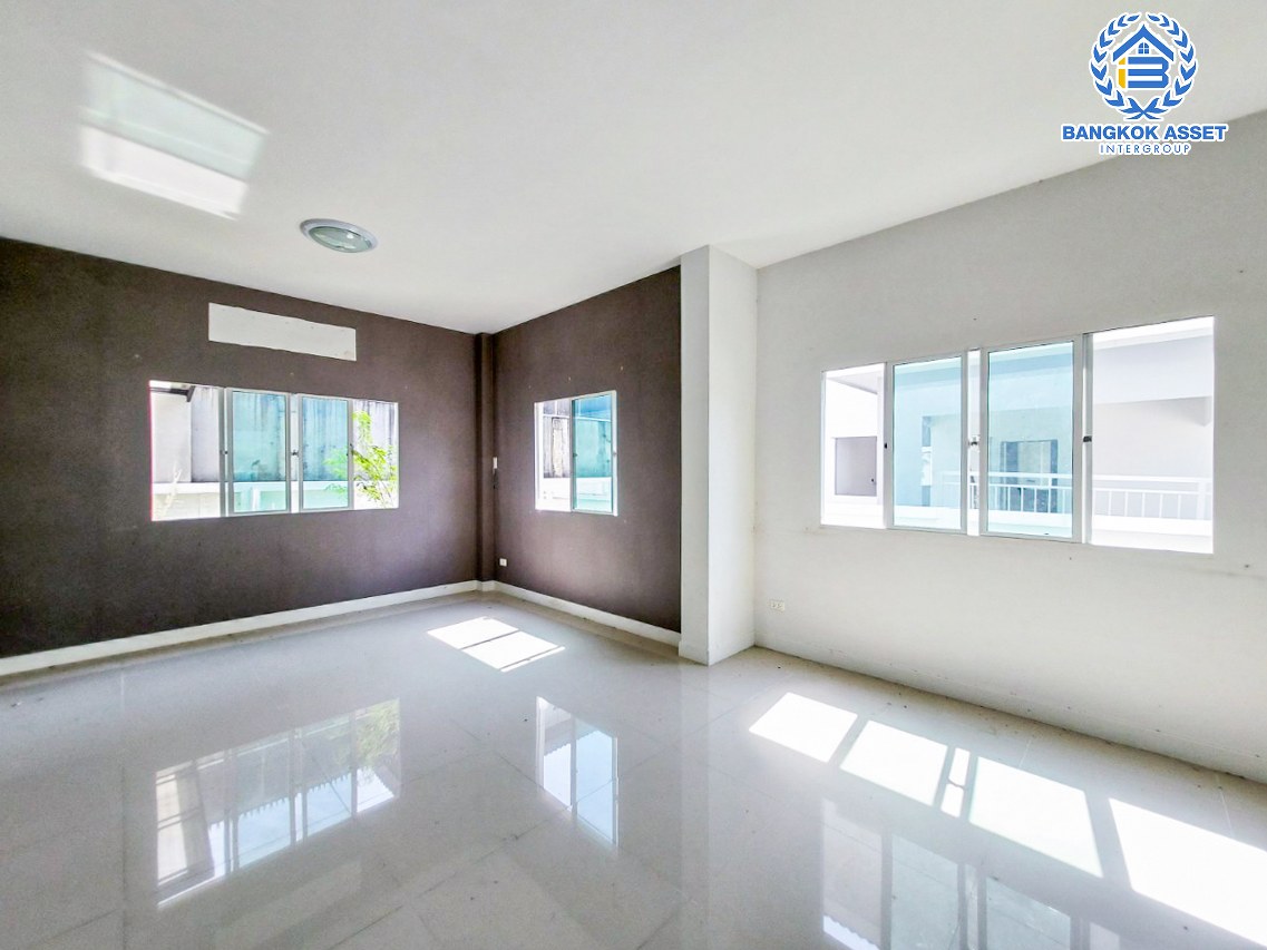 *****บ้านเดี่ยวมือสองนนทบุรี โครงการ แลนซิโอคริป ปิ่นเกล้า-วงแหวนฯ คุณภาพระดับ ลลิล พร๊อพเพอร์ตี้ เนื้อที่กว้างเกือบ 53 ตร.ว. ฟังก์ชัน 3 ห้องนอน 2 ห้องน้ำ 2 ที่จอดรถ บ้านสภาพใหม่ บนทำเลแห่งการเดินทาง เชื่อมต่อถนนกาญจนาภิเษก, ถนนนครอินทร์, ถนนบรมราชชนนี ใกล้จุดขึ้นทางด่วน "ศรีรัช"