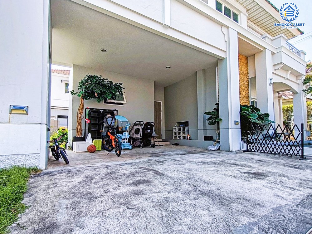 บ้านเดี่ยวมือสอง โครงการ เพอร์เฟคเพลส1 ราชพฤกษ์ จากแบรนด์ Property Perfect เนื้อที่ 56.20 ตร.ว. ฟังก์ชัน 3 ห้องนอน 3 ห้องน้ำ 2 ที่จอดรถ บ้านหลังใหญ่ ต่อเติมพร้อมเข้าอยู่ บนทำเลติดถนนราชพฤกษ์ ใกล้รถไฟฟ้าสายสีม่วง "สถานีบางรักน้อยท่าอิฐ" และจุดขึ้นทางด่วน "ศรีรัช" จองเลย!