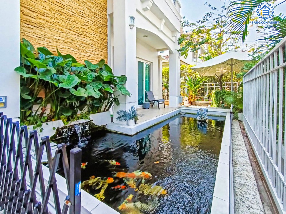 บ้านเดี่ยวมือสอง โครงการ เพอร์เฟคเพลส1 ราชพฤกษ์ จากแบรนด์ Property Perfect เนื้อที่ 56.20 ตร.ว. ฟังก์ชัน 3 ห้องนอน 3 ห้องน้ำ 2 ที่จอดรถ บ้านหลังใหญ่ ต่อเติมพร้อมเข้าอยู่ บนทำเลติดถนนราชพฤกษ์ ใกล้รถไฟฟ้าสายสีม่วง "สถานีบางรักน้อยท่าอิฐ" และจุดขึ้นทางด่วน "ศรีรัช" จองเลย!