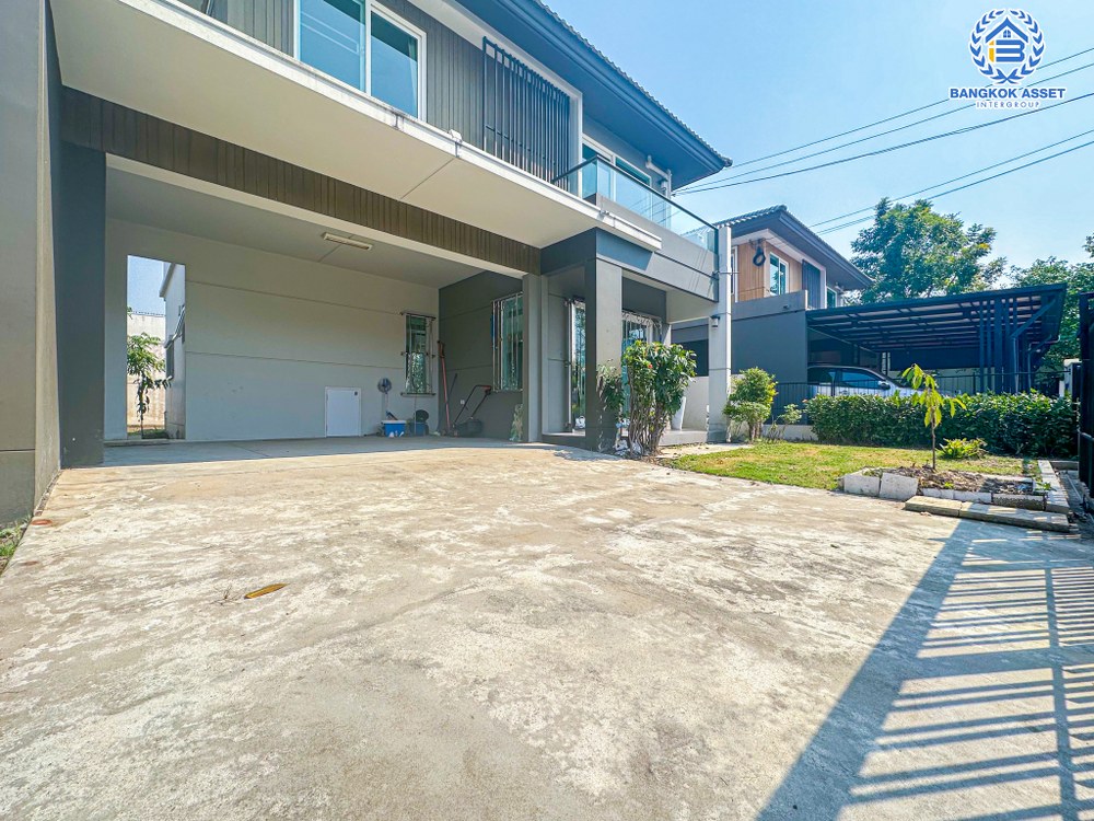 บ้านเดี่ยวมือสอง โครงการ ชัยพฤกษ์ ปิ่นเกล้า-กาญจนาฯ จากแบรนด์ L&H เนื้อที่กว้างกว่า 62.50  ตร.ว. ฟังก์ชัน 3 ห้องนอน 3 ห้องน้ำ จอดรถได้ 2 คัน บ้านสวย สภาพพร้อมเข้าอยู่ ตั้งบนทำเลเดินทางสะดวก เชื่อมต่อถนนหลากหลายเส้นทาง ใกล้รถไฟฟ้าสายสีม่วง "สถานีตลาดบางใหญ่" และจุดขึ้นทางด่วน "กาญจนาภิเษก"