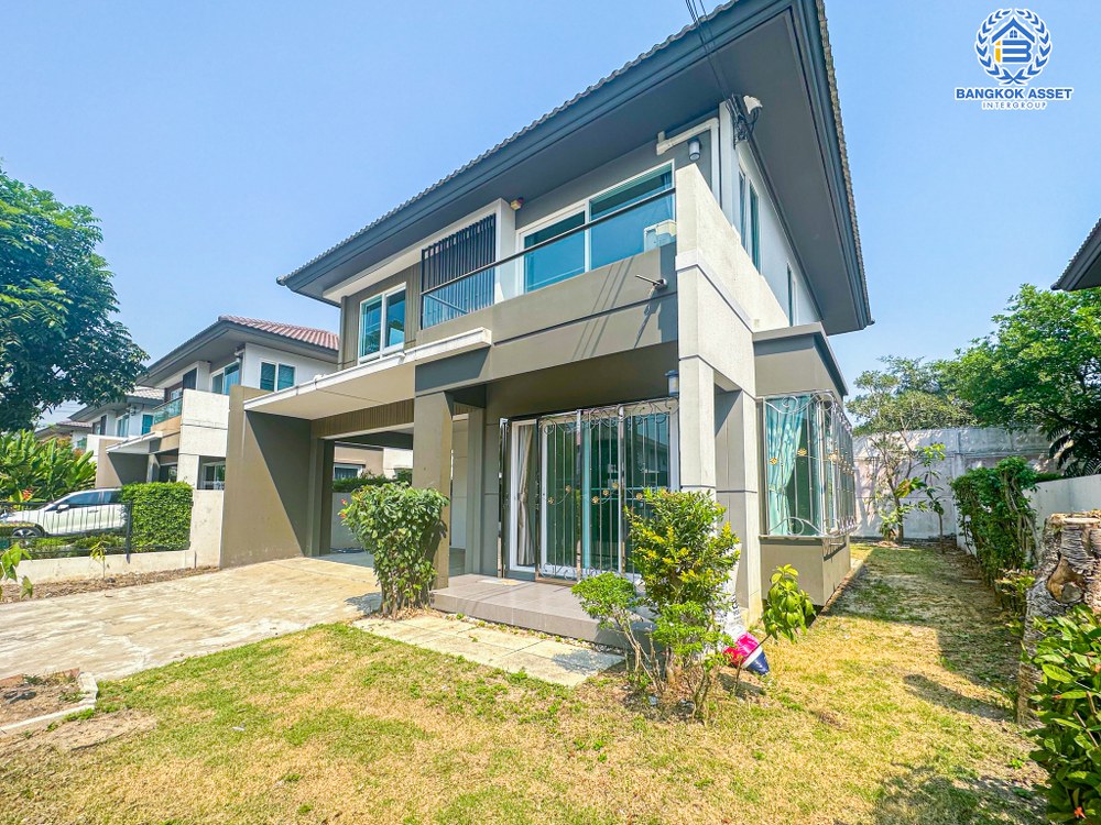 บ้านเดี่ยวมือสอง โครงการ ชัยพฤกษ์ ปิ่นเกล้า-กาญจนาฯ จากแบรนด์ L&H เนื้อที่กว้างกว่า 62.50  ตร.ว. ฟังก์ชัน 3 ห้องนอน 3 ห้องน้ำ จอดรถได้ 2 คัน บ้านสวย สภาพพร้อมเข้าอยู่ ตั้งบนทำเลเดินทางสะดวก เชื่อมต่อถนนหลากหลายเส้นทาง ใกล้รถไฟฟ้าสายสีม่วง "สถานีตลาดบางใหญ่" และจุดขึ้นทางด่วน "กาญจนาภิเษก"