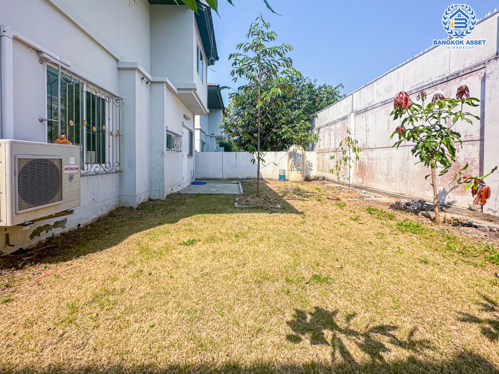 บ้านเดี่ยวมือสอง โครงการ ชัยพฤกษ์ ปิ่นเกล้า-กาญจนาฯ จากแบรนด์ L&H เนื้อที่กว้างกว่า 62.50  ตร.ว. ฟังก์ชัน 3 ห้องนอน 3 ห้องน้ำ จอดรถได้ 2 คัน บ้านสวย สภาพพร้อมเข้าอยู่ ตั้งบนทำเลเดินทางสะดวก เชื่อมต่อถนนหลากหลายเส้นทาง ใกล้รถไฟฟ้าสายสีม่วง "สถานีตลาดบางใหญ่" และจุดขึ้นทางด่วน "กาญจนาภิเษก"