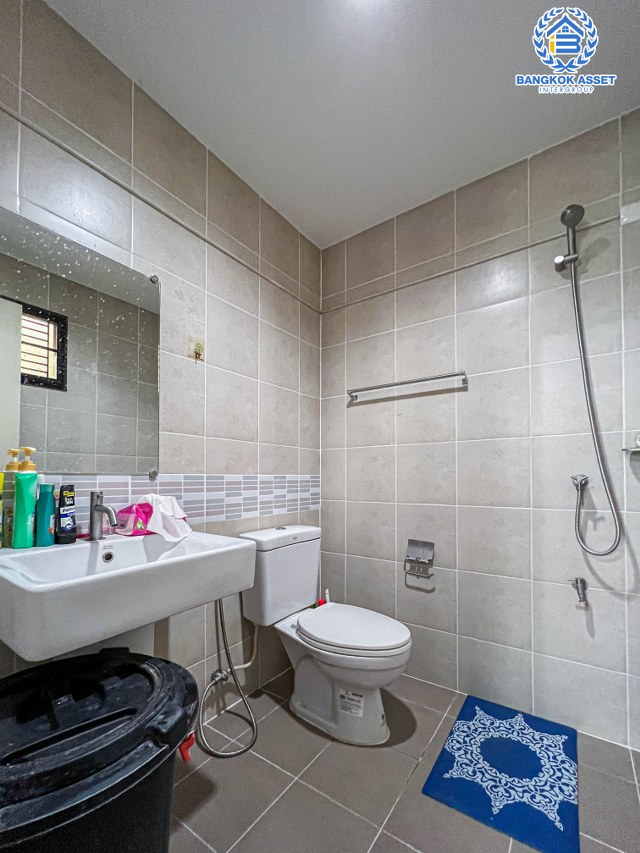 *****ทาวน์เฮ้าส์มือสองปทุมธานี โครงการ เมททาวน์ ปทุมธานี-ติวานนท์ #หลังมุม เนื้อที่เกือบ 18 ตร.ว. ฟังก์ชัน 3 ห้องนอน 2 ห้องน้ำ 1 ที่จอดรถ บ้านสวย บนทำเลดี เชื่อมต่อ ถนนปทุมธานี-สายใน, ถนน345, ถนนรังสิต-ปทุมธานี ใกล้จุดขึ้นทางด่วน "ศรีสมาน" ในราคาถูก!