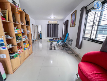 *****ทาวน์เฮ้าส์มือสองปทุมธานี โครงการ เมททาวน์ ปทุมธานี-ติวานนท์ #หลังมุม เนื้อที่เกือบ 18 ตร.ว. ฟังก์ชัน 3 ห้องนอน 2 ห้องน้ำ 1 ที่จอดรถ บ้านสวย บนทำเลดี เชื่อมต่อ ถนนปทุมธานี-สายใน, ถนน345, ถนนรังสิต-ปทุมธานี ใกล้จุดขึ้นทางด่วน "ศรีสมาน" ในราคาถูก!