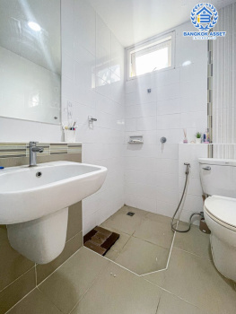 *****บ้านเดี่ยวมือสอง โครงการ พฤกษ์ลดา2 บางใหญ่ เนื้อที่กว้าง 50 ตร.ว. ฟังก์ชัน 3 ห้องนอน 2 ห้องน้ำ 2 ที่จอดรถ สภาพภายในดีมาก ได้พื้นที่รอบบ้านกว้าง บนทำเลดี เชื่อมต่อกาญจนาภิเษก, ซอยคลองถนน, ซอยแก้วอินทร์ ใกล้รถไฟฟ้าสายสีม่วง "สถานีคลองบางไผ่" และจุดขึ้นทางด่วน "กาญจนาภิเษก"