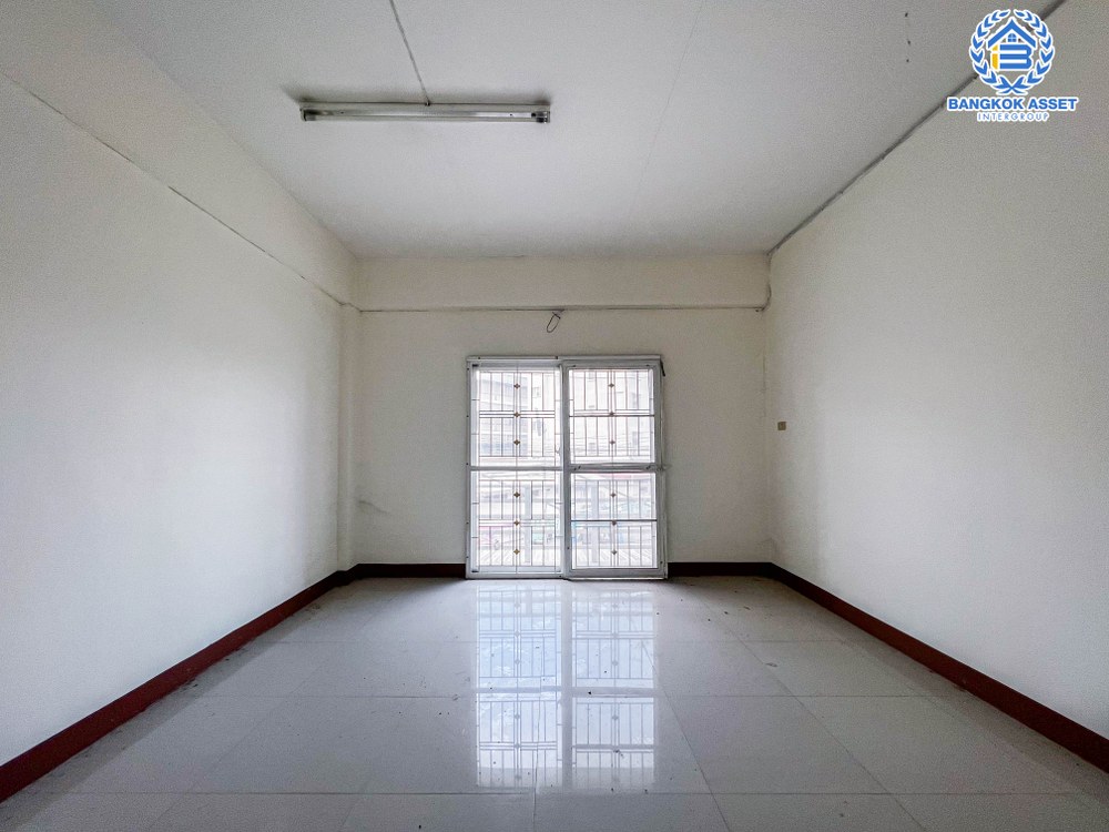 *****อาคารพาณิชย์มือสอง ซอยเพิ่มสิน เนื้อที่ 15.20 ตร.ว. ฟังก์ชัน 3 ห้องนอน 3 ห้องน้ำ 1 ที่จอดรถ บนทำเลดี อยู่ในย่านธุรกิจ สามารถใช้เป็น Home Office ได้ เชื่อมต่อถนนรามอินทรา, ถนนพลหลโยธิน ถนนวิภาวดี ใกล้รถไฟฟ้าสายสีเขียว "สถานีสะพานใหม่" และจุดขึ้นทางด่วน "ฉลองรัช" จองเลย!
