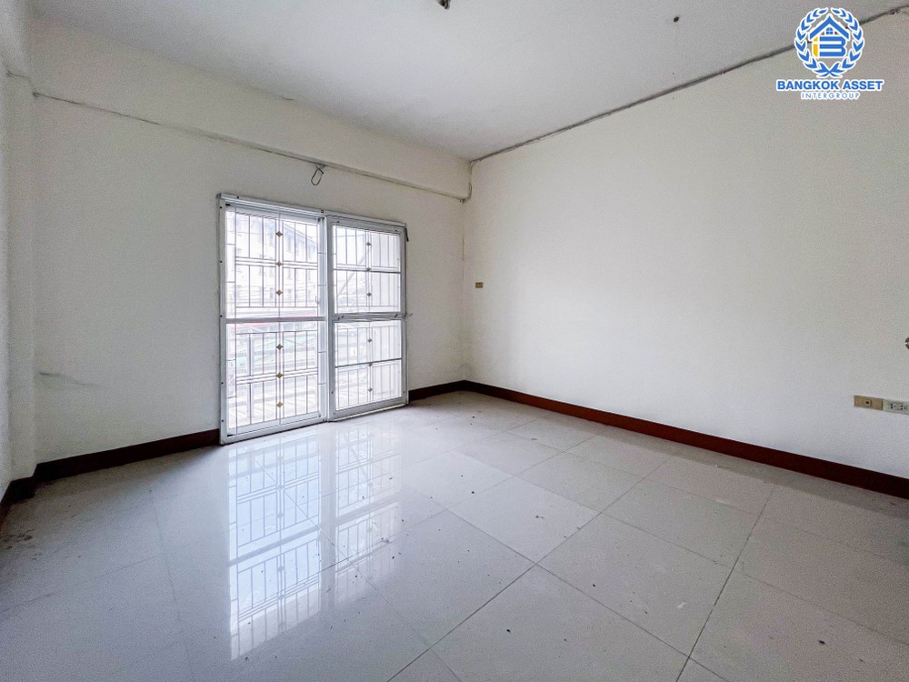 *****อาคารพาณิชย์มือสอง ซอยเพิ่มสิน เนื้อที่ 15.20 ตร.ว. ฟังก์ชัน 3 ห้องนอน 3 ห้องน้ำ 1 ที่จอดรถ บนทำเลดี อยู่ในย่านธุรกิจ สามารถใช้เป็น Home Office ได้ เชื่อมต่อถนนรามอินทรา, ถนนพลหลโยธิน ถนนวิภาวดี ใกล้รถไฟฟ้าสายสีเขียว "สถานีสะพานใหม่" และจุดขึ้นทางด่วน "ฉลองรัช" จองเลย!