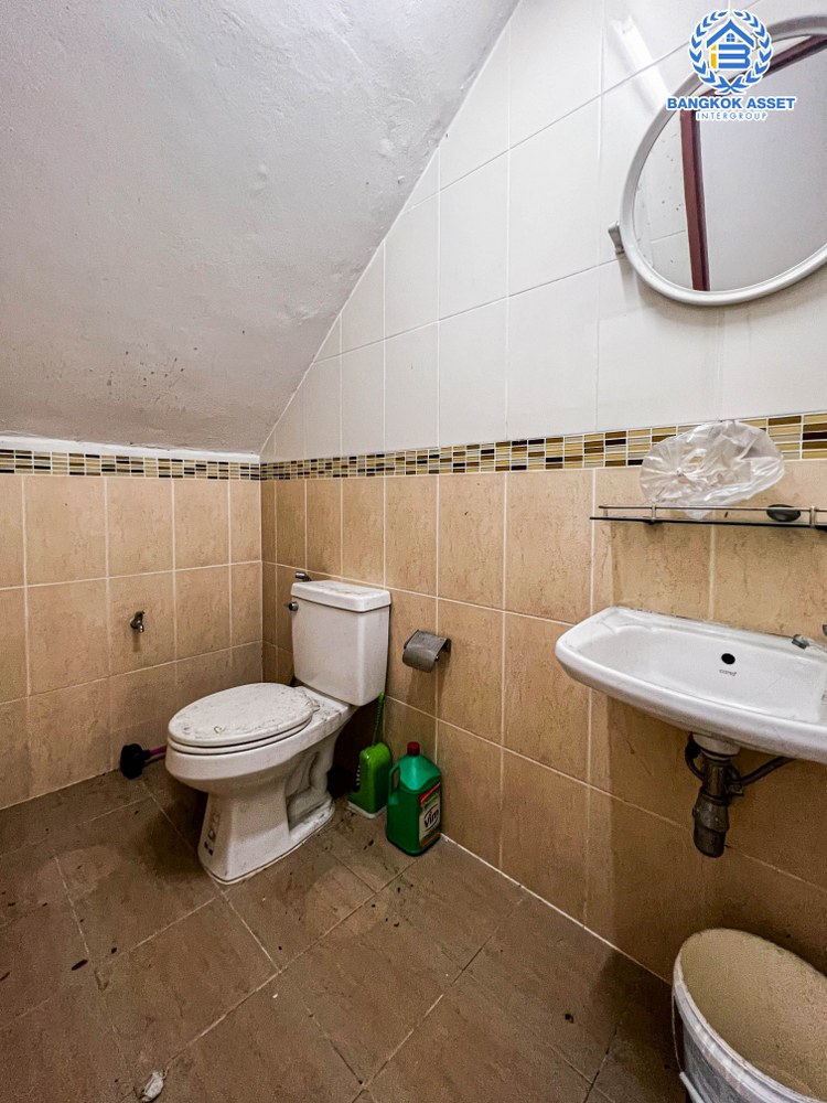 *****อาคารพาณิชย์มือสอง ซอยเพิ่มสิน เนื้อที่ 15.20 ตร.ว. ฟังก์ชัน 3 ห้องนอน 3 ห้องน้ำ 1 ที่จอดรถ บนทำเลดี อยู่ในย่านธุรกิจ สามารถใช้เป็น Home Office ได้ เชื่อมต่อถนนรามอินทรา, ถนนพลหลโยธิน ถนนวิภาวดี ใกล้รถไฟฟ้าสายสีเขียว "สถานีสะพานใหม่" และจุดขึ้นทางด่วน "ฉลองรัช" จองเลย!