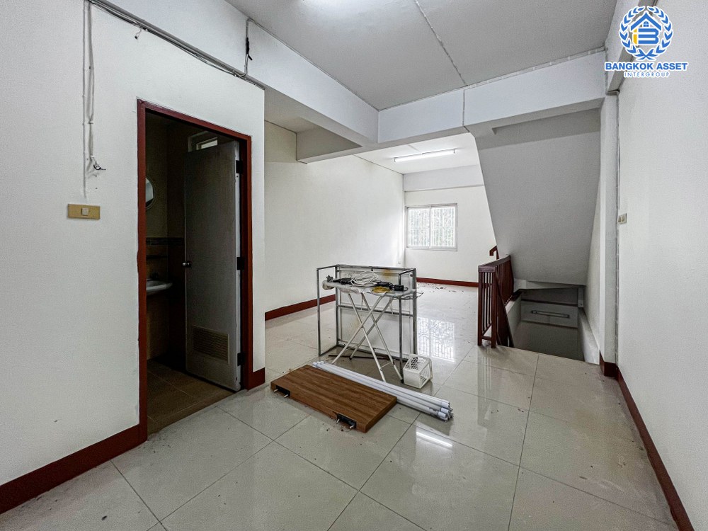 *****อาคารพาณิชย์มือสอง ซอยเพิ่มสิน เนื้อที่ 15.20 ตร.ว. ฟังก์ชัน 3 ห้องนอน 3 ห้องน้ำ 1 ที่จอดรถ บนทำเลดี อยู่ในย่านธุรกิจ สามารถใช้เป็น Home Office ได้ เชื่อมต่อถนนรามอินทรา, ถนนพลหลโยธิน ถนนวิภาวดี ใกล้รถไฟฟ้าสายสีเขียว "สถานีสะพานใหม่" และจุดขึ้นทางด่วน "ฉลองรัช" จองเลย!