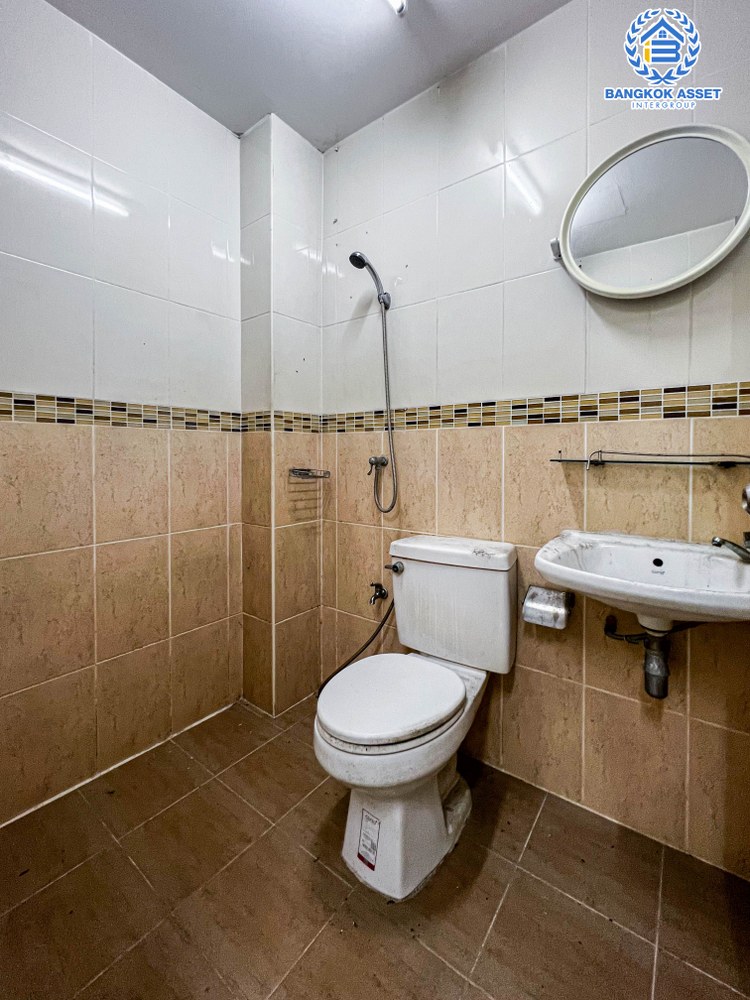 *****อาคารพาณิชย์มือสอง ซอยเพิ่มสิน เนื้อที่ 15.20 ตร.ว. ฟังก์ชัน 3 ห้องนอน 3 ห้องน้ำ 1 ที่จอดรถ บนทำเลดี อยู่ในย่านธุรกิจ สามารถใช้เป็น Home Office ได้ เชื่อมต่อถนนรามอินทรา, ถนนพลหลโยธิน ถนนวิภาวดี ใกล้รถไฟฟ้าสายสีเขียว "สถานีสะพานใหม่" และจุดขึ้นทางด่วน "ฉลองรัช" จองเลย!