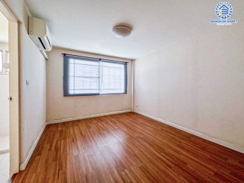 *****ทาวน์เฮ้าส์มือสอง โครงการ เดอะเทอเรส ติวานนท์ เนื้อที่ 21.6 ตร.ว. ฟังก์ชัน 3 ห้องนอน 4 ห้องน้ำ 2 ที่จอดรถ แต่งสวยสไตล์โมเดิร์น บ้านพร้อมอยู่ บนทำเลเดินทางสะดวก เชื่อมต่อถนนเรวดี, ถนนประชาราษฎร์ ใกล้รถไฟฟ้าสายสีม่วง "สถานีกระทรวงสาธารณสุข" และทางด่วน "งามวงศ์วาน" ราคาถูกที่สุดในโครงการ...