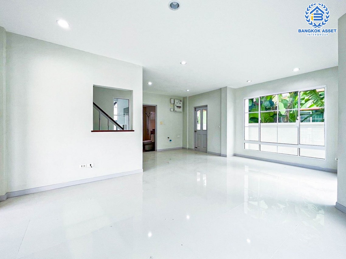 *****บ้านเดี่ยวมือสองนนทบุรี โครงการ ชลลดา วัดลาดปลาดุก เนื้อที่กว้างถึง 52.5 ตร.ว. ฟังก์ชัน 3 ห้องนอน 2 ห้องน้ำ 2 ที่จอดรถ บ้านสวย รีโนเวทแล้ว พร้อมเข้าอยู่  บนทำเลดี เพียง 15 นาทีถึงรถไฟฟ้าสายสีม่วง "สถานีคลองบางไผ่" ห้ามพลาด...จองเลย!