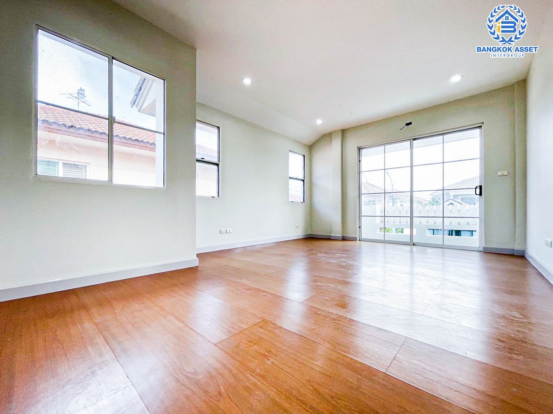 *****บ้านเดี่ยวมือสองนนทบุรี โครงการ ชลลดา วัดลาดปลาดุก เนื้อที่กว้างถึง 52.5 ตร.ว. ฟังก์ชัน 3 ห้องนอน 2 ห้องน้ำ 2 ที่จอดรถ บ้านสวย รีโนเวทแล้ว พร้อมเข้าอยู่  บนทำเลดี เพียง 15 นาทีถึงรถไฟฟ้าสายสีม่วง "สถานีคลองบางไผ่" ห้ามพลาด...จองเลย!