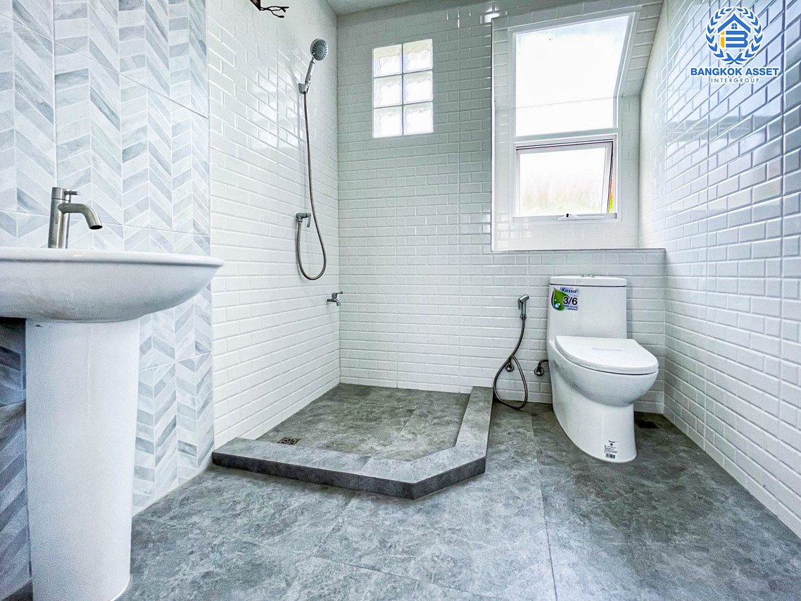 *****บ้านเดี่ยวมือสองนนทบุรี โครงการ ชลลดา วัดลาดปลาดุก เนื้อที่กว้างถึง 52.5 ตร.ว. ฟังก์ชัน 3 ห้องนอน 2 ห้องน้ำ 2 ที่จอดรถ บ้านสวย รีโนเวทแล้ว พร้อมเข้าอยู่  บนทำเลดี เพียง 15 นาทีถึงรถไฟฟ้าสายสีม่วง "สถานีคลองบางไผ่" ห้ามพลาด...จองเลย!