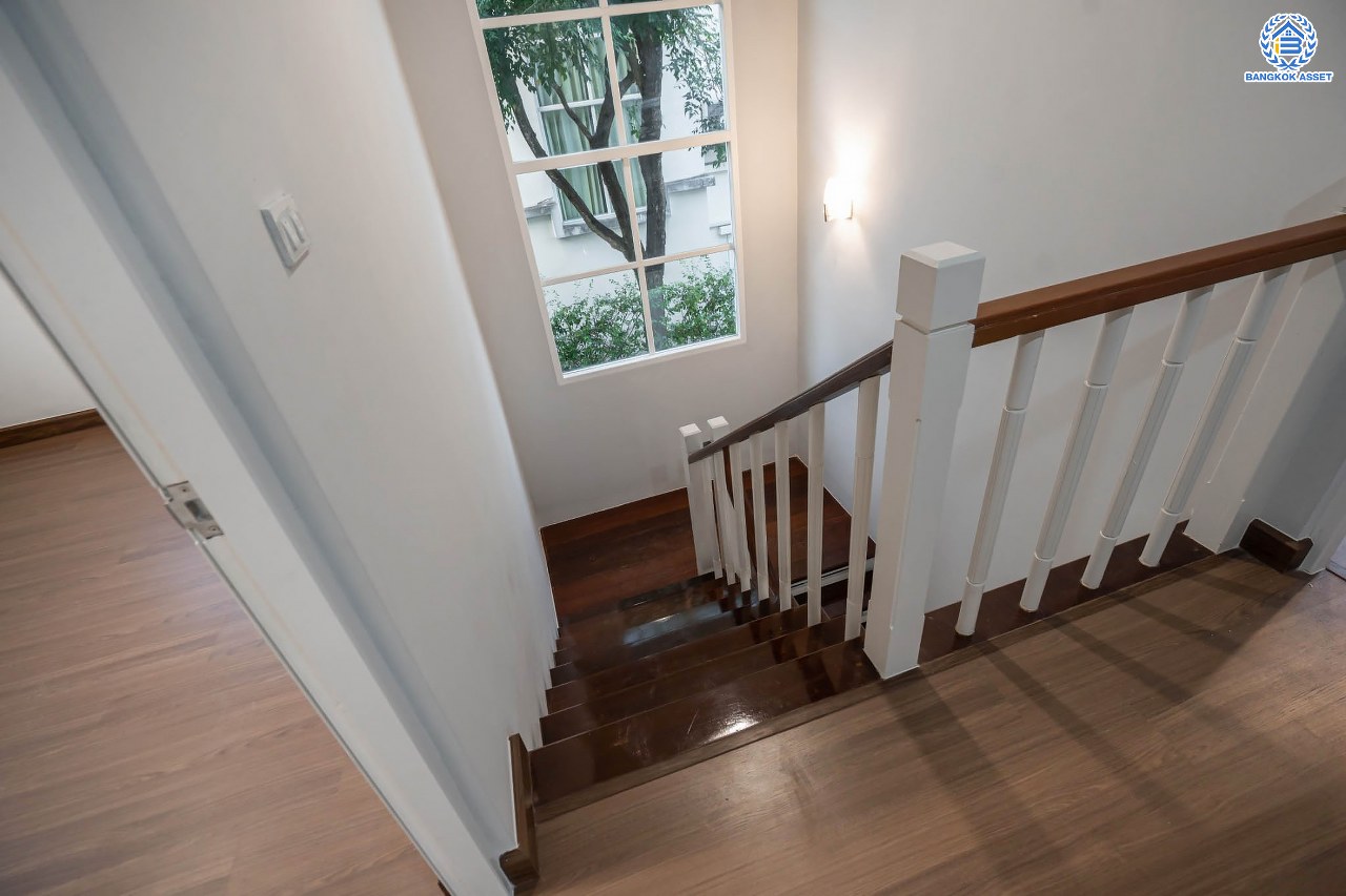 บ้านมือสองตกแต่งใหม่ โครงการ คาซ่าวิลล์ ราชพฤกษ์-รัตนาธิเบศร์1 (Q.House) หลังมุม ดีไซน์ Modern เนื้อที่ 62 ตร.ว. ฟังก์ชัน 3 ห้องนอน 3 ห้องน้ำ จอดรถได้ถึง 4 คัน บนทำเลศักยภาพ ติดถนนราชพฤกษ์ ใกล้เซ็นทรัลเวสต์เกต และรถไฟฟ้า "สถานีบางรักน้อยท่าอิฐ"