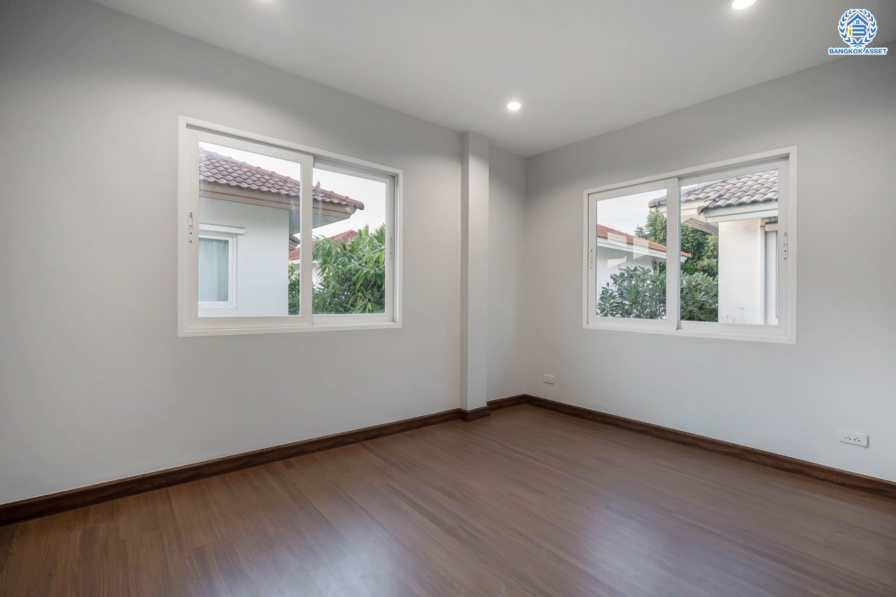 บ้านมือสองตกแต่งใหม่ โครงการ คาซ่าวิลล์ ราชพฤกษ์-รัตนาธิเบศร์1 (Q.House) หลังมุม ดีไซน์ Modern เนื้อที่ 62 ตร.ว. ฟังก์ชัน 3 ห้องนอน 3 ห้องน้ำ จอดรถได้ถึง 4 คัน บนทำเลศักยภาพ ติดถนนราชพฤกษ์ ใกล้เซ็นทรัลเวสต์เกต และรถไฟฟ้า "สถานีบางรักน้อยท่าอิฐ"