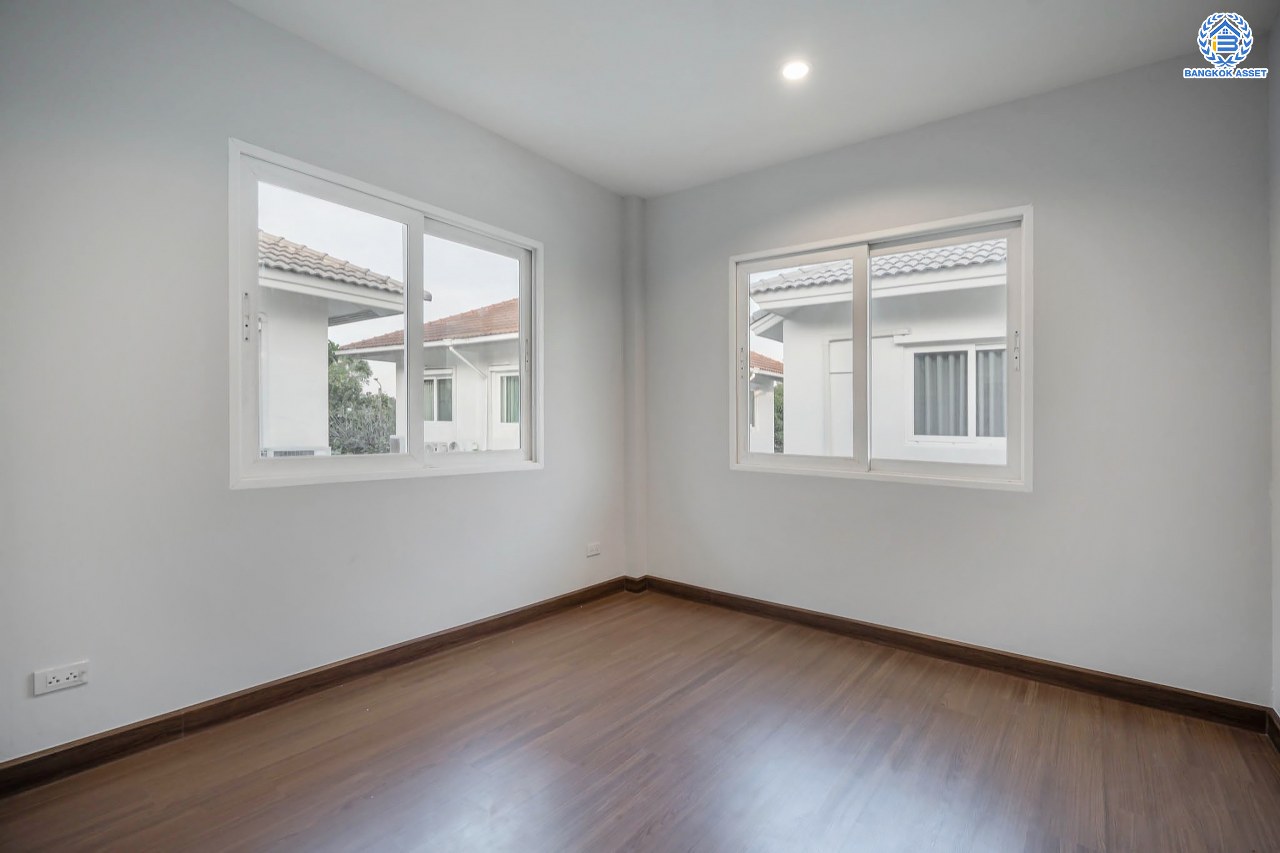 บ้านมือสองตกแต่งใหม่ โครงการ คาซ่าวิลล์ ราชพฤกษ์-รัตนาธิเบศร์1 (Q.House) หลังมุม ดีไซน์ Modern เนื้อที่ 62 ตร.ว. ฟังก์ชัน 3 ห้องนอน 3 ห้องน้ำ จอดรถได้ถึง 4 คัน บนทำเลศักยภาพ ติดถนนราชพฤกษ์ ใกล้เซ็นทรัลเวสต์เกต และรถไฟฟ้า "สถานีบางรักน้อยท่าอิฐ"