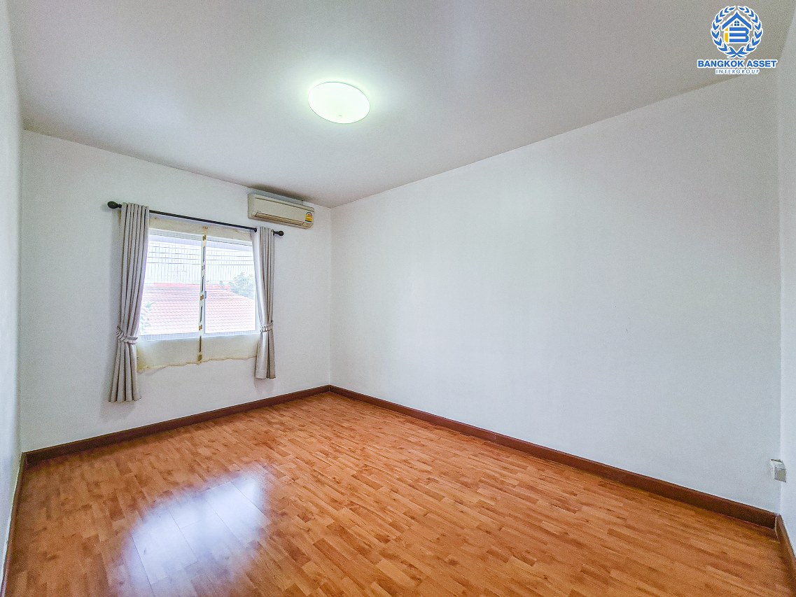 ทาวน์เฮ้าส์มือสองนนทบุรี หมู่บ้าน พฤกษา38 ชัยพฤกษ์-วงแหวน เนื้อที่ 18 ตร.ว. ฟังก์ชัน 3 ห้องนอน 2 ห้องน้ำ 1 ที่จอดรถ แถมเฟอร์นิเจอร์ทั้งหลัง บนทำเลแห่งการเดินทาง ใกล้เซ็นทรัลเวสต์เกต และรถไฟฟ้าสายสีม่วง "สถานีคลองบางไผ่" จองเลย!