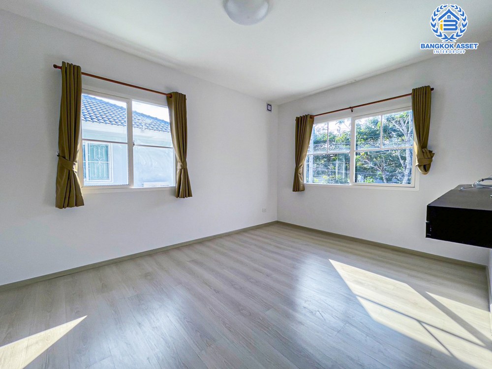 *****บ้านเดี่ยวมือสอง โครงการ วิลลาจิโอ ปิ่นเกล้า-ศาลายา หลังมุม เนื้อที่กว้าง 61.30 ตร.ว. ฟังก์ชัน 3 ห้องนอน 3 ห้องน้ำ 2 ที่จอดรถ สภาพแวดล้อมโครงการดี ต่อเติมห้องครัวพร้อมใช้งาน บนทำเลเดินทางสะดวก เชื่อมต่อถนนสำเร็จพัฒนา ถนนอัจฉริยะพัฒนา ใกล้มหาวิทยาลัยมหิดล จองเลย!