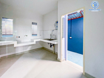 *****บ้านเดี่ยวมือสอง โครงการ วิลลาจิโอ ปิ่นเกล้า-ศาลายา หลังมุม เนื้อที่กว้าง 61.30 ตร.ว. ฟังก์ชัน 3 ห้องนอน 3 ห้องน้ำ 2 ที่จอดรถ สภาพแวดล้อมโครงการดี ต่อเติมห้องครัวพร้อมใช้งาน บนทำเลเดินทางสะดวก เชื่อมต่อถนนสำเร็จพัฒนา ถนนอัจฉริยะพัฒนา ใกล้มหาวิทยาลัยมหิดล จองเลย!