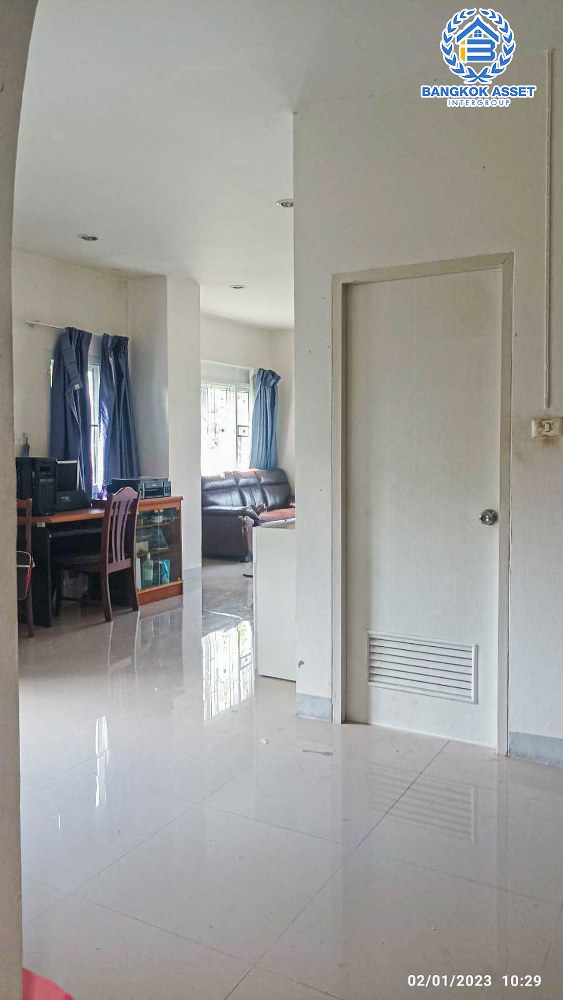 *****ทาวน์เฮ้าส์มือสอง โครงการ เปี่ยมสุข รัตนาธิเบศร์ บ้านหลังมุม พร้อมเข้าอยู่! เนื้อที่กว้าง 31.30 ตร.ว. ฟังก์ชัน 3 ห้องนอน 2 ห้องน้ำ บนทำเลเดินทางสะดวก หน้าโครงการติดถนนรัตนาธิเบศร์ เชื่อมต่อถนนเลี่ยงเมืองนนทบุรี ถนนสนามบินน้ำ ใกล้รถไฟฟ้าสายสีม่วง "สถานีสะพานพระนั่งเกล้า" ใกล้เซ็นทรัลรัตนาธิเบศร์