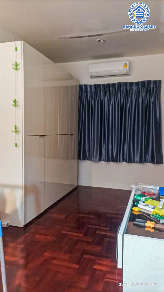 *****ทาวน์เฮ้าส์มือสอง โครงการ เปี่ยมสุข รัตนาธิเบศร์ บ้านหลังมุม พร้อมเข้าอยู่! เนื้อที่กว้าง 31.30 ตร.ว. ฟังก์ชัน 3 ห้องนอน 2 ห้องน้ำ บนทำเลเดินทางสะดวก หน้าโครงการติดถนนรัตนาธิเบศร์ เชื่อมต่อถนนเลี่ยงเมืองนนทบุรี ถนนสนามบินน้ำ ใกล้รถไฟฟ้าสายสีม่วง "สถานีสะพานพระนั่งเกล้า" ใกล้เซ็นทรัลรัตนาธิเบศร์