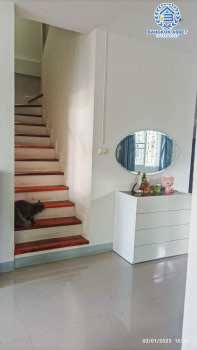 *****ทาวน์เฮ้าส์มือสอง โครงการ เปี่ยมสุข รัตนาธิเบศร์ บ้านหลังมุม พร้อมเข้าอยู่! เนื้อที่กว้าง 31.30 ตร.ว. ฟังก์ชัน 3 ห้องนอน 2 ห้องน้ำ บนทำเลเดินทางสะดวก หน้าโครงการติดถนนรัตนาธิเบศร์ เชื่อมต่อถนนเลี่ยงเมืองนนทบุรี ถนนสนามบินน้ำ ใกล้รถไฟฟ้าสายสีม่วง "สถานีสะพานพระนั่งเกล้า" ใกล้เซ็นทรัลรัตนาธิเบศร์