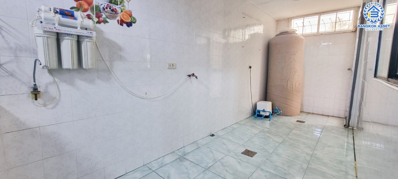 *****ทาวน์เฮ้าส์มือสองนนทบุรี โครงการ พฤกษา54 วงแหวนฯ-คลองถนน #หลังมุม เนื้อที่มากถึง 28.5 ตร.ว. ฟังก์ชัน 3 ห้องนอน 2 ห้องน้ำ 1 ที่จอดรถ อยู่หน้าสวนส่วนกลาง บนทำเลใกล้รถไฟฟ้าสายม่วง "สถานีคลองบางไผ่" เพียง 15 นาที เชื่อมต่อ ถนนกาญจนาภิเษก, ถนนรัตนาธิเบศร์ จองเลย!