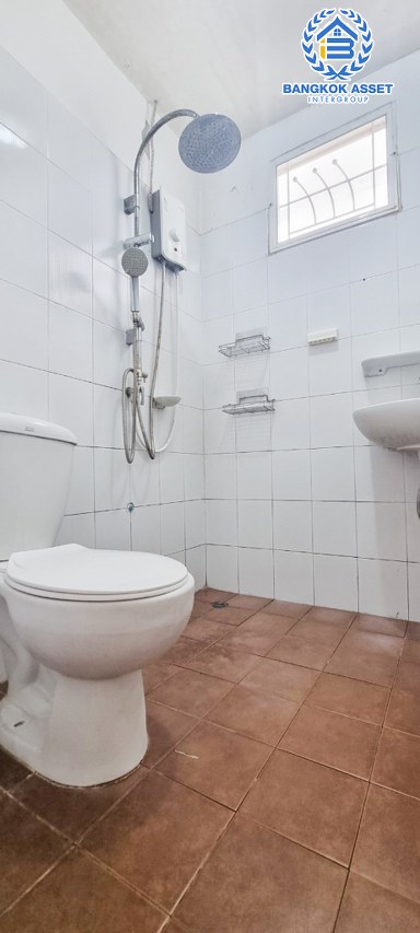 *****ทาวน์เฮ้าส์มือสองนนทบุรี โครงการ พฤกษา54 วงแหวนฯ-คลองถนน #หลังมุม เนื้อที่มากถึง 28.5 ตร.ว. ฟังก์ชัน 3 ห้องนอน 2 ห้องน้ำ 1 ที่จอดรถ อยู่หน้าสวนส่วนกลาง บนทำเลใกล้รถไฟฟ้าสายม่วง "สถานีคลองบางไผ่" เพียง 15 นาที เชื่อมต่อ ถนนกาญจนาภิเษก, ถนนรัตนาธิเบศร์ จองเลย!