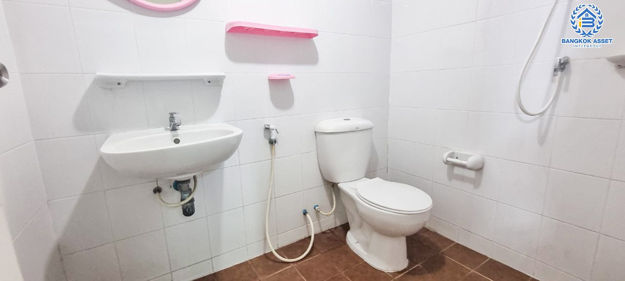 *****ทาวน์เฮ้าส์มือสองนนทบุรี โครงการ พฤกษา54 วงแหวนฯ-คลองถนน #หลังมุม เนื้อที่มากถึง 28.5 ตร.ว. ฟังก์ชัน 3 ห้องนอน 2 ห้องน้ำ 1 ที่จอดรถ อยู่หน้าสวนส่วนกลาง บนทำเลใกล้รถไฟฟ้าสายม่วง "สถานีคลองบางไผ่" เพียง 15 นาที เชื่อมต่อ ถนนกาญจนาภิเษก, ถนนรัตนาธิเบศร์ จองเลย!