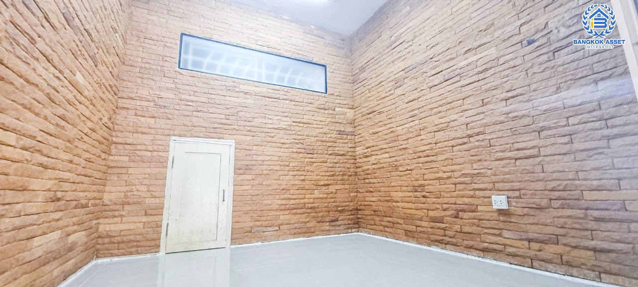 *****ทาวน์เฮ้าส์มือสองนนทบุรี โครงการ พฤกษา54 วงแหวนฯ-คลองถนน #หลังมุม เนื้อที่มากถึง 28.5 ตร.ว. ฟังก์ชัน 3 ห้องนอน 2 ห้องน้ำ 1 ที่จอดรถ อยู่หน้าสวนส่วนกลาง บนทำเลใกล้รถไฟฟ้าสายม่วง "สถานีคลองบางไผ่" เพียง 15 นาที เชื่อมต่อ ถนนกาญจนาภิเษก, ถนนรัตนาธิเบศร์ จองเลย!