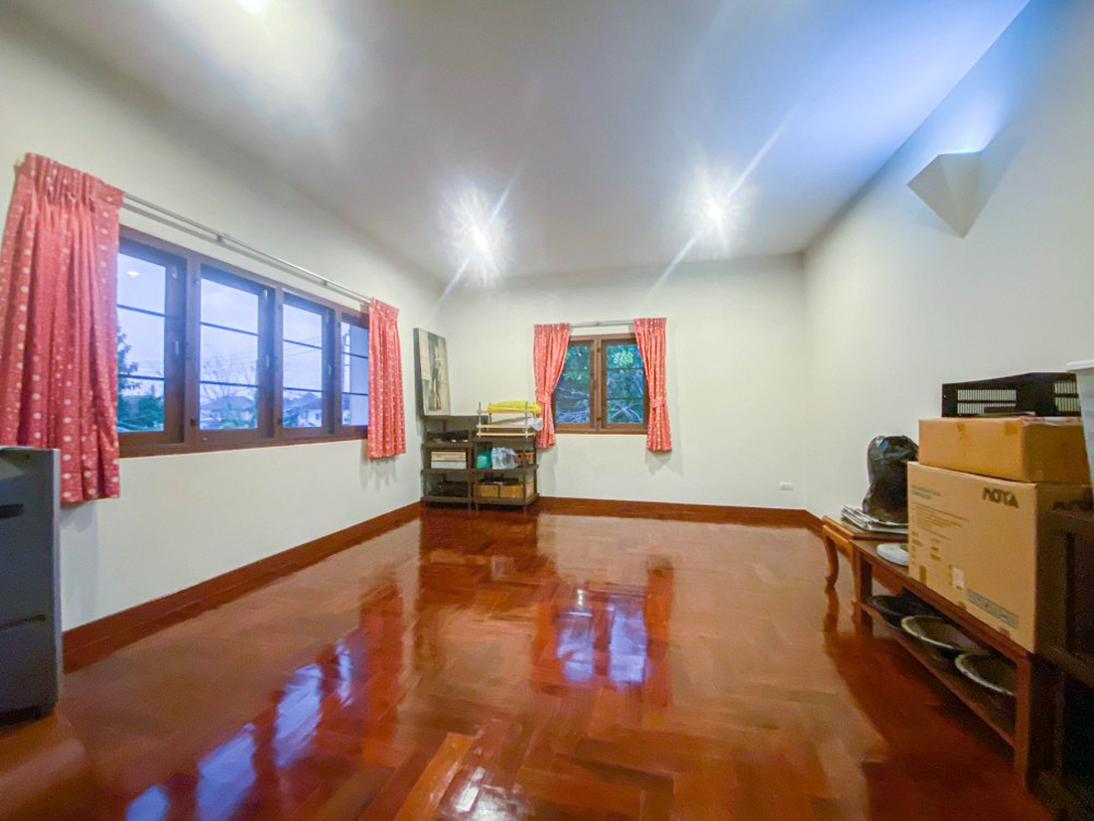 *****บ้านเดี่ยวมือสอง โครงการ กฤษดานคร31 บรมราชชนนี เนื้อที่ 98.10 ตร.ว. ฟังก์ชัน 4 ห้องนอน 2 ห้องน้ำ 2 ที่จอดรถ บ้านสภาพสวยมาก วิวริมน้ำ พร้อมเข้าอยู่ บนทำเลเดินทางสะดวก เชื่อมต่อถนนพุทธมณฑลสาย2, ถนนเพชรเกษม ใกล้รถไฟสายสีแดง "สถานีตลิ่งชัน" และทางคู่ขนานลอยฟ้าบรมราชชนนี