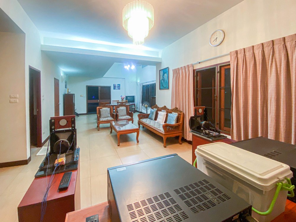 *****บ้านเดี่ยวมือสอง โครงการ กฤษดานคร31 บรมราชชนนี เนื้อที่ 98.10 ตร.ว. ฟังก์ชัน 4 ห้องนอน 2 ห้องน้ำ 2 ที่จอดรถ บ้านสภาพสวยมาก วิวริมน้ำ พร้อมเข้าอยู่ บนทำเลเดินทางสะดวก เชื่อมต่อถนนพุทธมณฑลสาย2, ถนนเพชรเกษม ใกล้รถไฟสายสีแดง "สถานีตลิ่งชัน" และทางคู่ขนานลอยฟ้าบรมราชชนนี