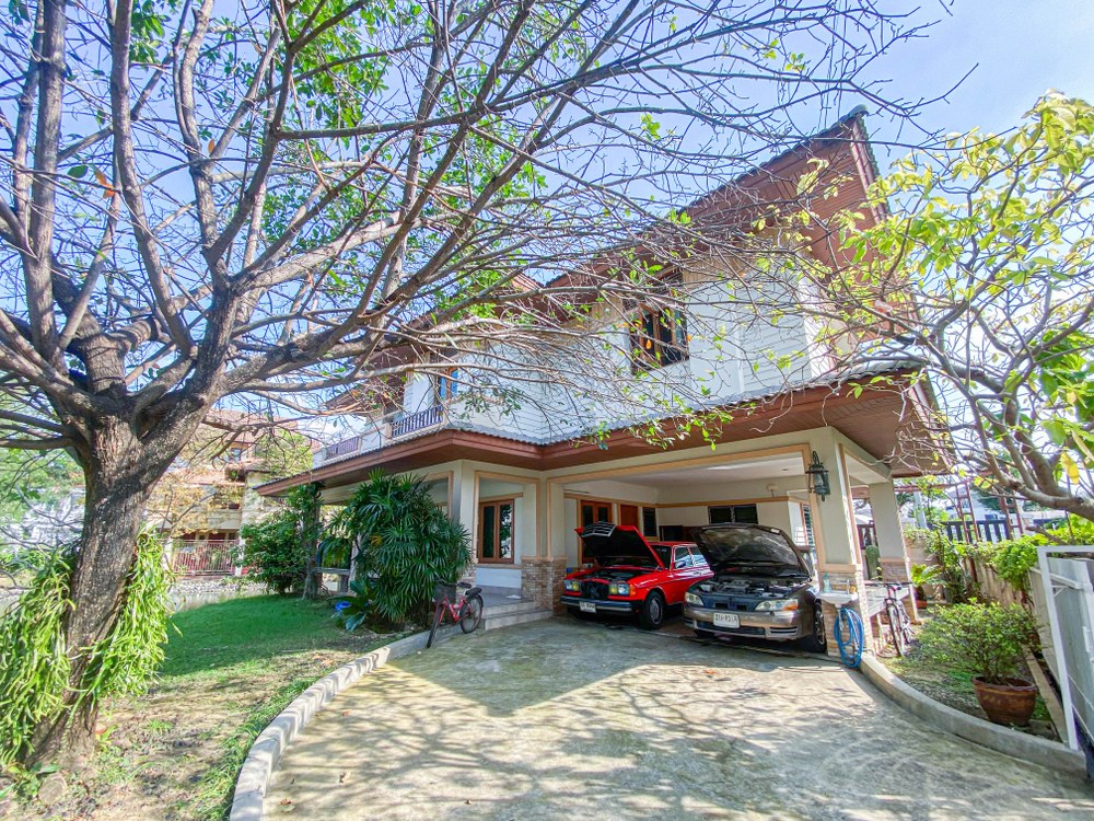 *****บ้านเดี่ยวมือสอง โครงการ กฤษดานคร31 บรมราชชนนี เนื้อที่ 98.10 ตร.ว. ฟังก์ชัน 4 ห้องนอน 2 ห้องน้ำ 2 ที่จอดรถ บ้านสภาพสวยมาก วิวริมน้ำ พร้อมเข้าอยู่ บนทำเลเดินทางสะดวก เชื่อมต่อถนนพุทธมณฑลสาย2, ถนนเพชรเกษม ใกล้รถไฟสายสีแดง "สถานีตลิ่งชัน" และทางคู่ขนานลอยฟ้าบรมราชชนนี