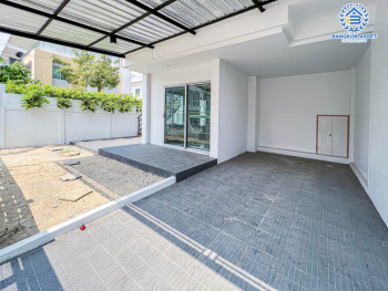 *****ทาวน์เฮ้าส์มือสอง โครงการ ไอ-ดีไซน์ วงแหวน-รามอินทรา หลังมุม! เนื้อที่ 30.20 ตร.ว. ฟังก์ชัน 4 ห้องนอน 3 ห้องน้ำ 1 ที่จอดรถ บ้านสภาพดีเยี่ยม ขายพร้อมเฟอร์นิเจอร์ บนทำเลแห่งการเดินทาง เชื่อมต่อถนนเลียบคลอง2 ถนนพระยาสุเรนทร์ ถนนรามอินทรา ใกล้ศูนย์การค้าแฟชั่นไอส์แลนด์ จองเลย!