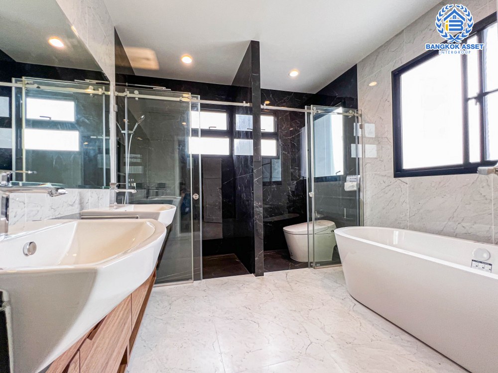 *****บ้านเดี่ยว 3 ชั้นมือสอง โครงการ ศุภาลัย เอเลแกนซ์ บรมราชชนนี เนื้อที่กว้าง 132.50 ตร.ว. ฟังก์ชัน 4 ห้องนอน 5 ห้องน้ำ 4 ที่จอดรถ บ้านสวย พร้อมอยู่ ขายถูก ๆ บนทำเลเดินทางสะดวก เชื่อมต่อถนนบรมราชชนนี, ถนนกาญจนาภิเษก, ถนนราชพฤกษ์ ใกล้จุดขึ้นทางด่วน "ศรีรัชวงแหวนรอบนอก"