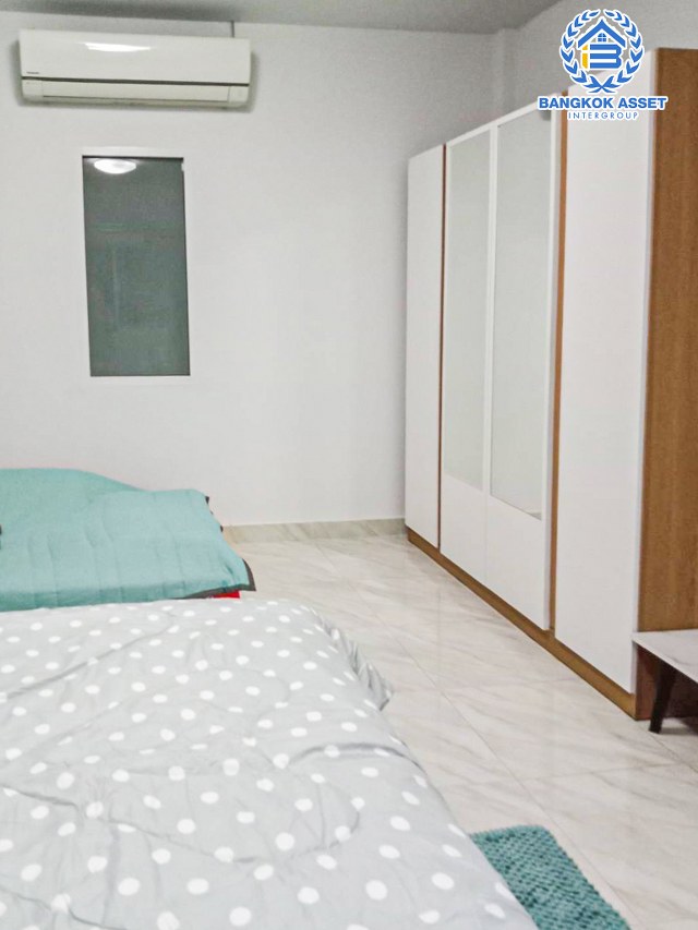 *****บ้านแฝดมือสองกรุงเทพมหานคร หมู่บ้าน ร่มเย็น3 แจ้งวัฒนะ เนื้อที่กว้างขวางถึง 36.1 ตร.ว. ฟังก์ชัน 3 ห้องนอน 2 ห้องน้ำ 2 ที่จอดรถ บ้านสภาพดีมาก บนทำเลเยี่ยม เชื่อมต่อถนนแจ้งวัฒนะ, ถนนวิภาวดีรังสิต, ถนนกำแพงเพชร 6 เพียง 15 นาทีก็ถึงรถไฟฟ้าสายสีแดง "สถานีหลักสี่" ห้ามพลาด!