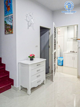 *****บ้านแฝดมือสองกรุงเทพมหานคร หมู่บ้าน ร่มเย็น3 แจ้งวัฒนะ เนื้อที่กว้างขวางถึง 36.1 ตร.ว. ฟังก์ชัน 3 ห้องนอน 2 ห้องน้ำ 2 ที่จอดรถ บ้านสภาพดีมาก บนทำเลเยี่ยม เชื่อมต่อถนนแจ้งวัฒนะ, ถนนวิภาวดีรังสิต, ถนนกำแพงเพชร 6 เพียง 15 นาทีก็ถึงรถไฟฟ้าสายสีแดง "สถานีหลักสี่" ห้ามพลาด!