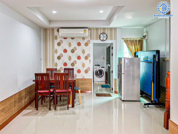 *****ทาวน์เฮ้าส์มือสองนนทบุรี หมู่บ้าน บัวทองธานี14 บางกรวย-ไทรน้อย เนื้อที่กว้าง 19.5 ตร.ว. ฟังก์ชัน 3 ห้องนอน 2 ห้องน้ำ 1 ที่จอดรถ แถมฟรี! 2 เครื่องปรับอากาศ 1 เครื่องทำน้ำอุ่น และเฟอร์นิเจอร์ บนทำเลแห่งการเดินทาง เพียง 8 นาทีรถไฟฟ้าสายสีม่วง "สถานีคลองบางไผ่" และทางด่วน "กาญจนาภิเษก"