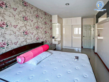 *****ทาวน์เฮ้าส์มือสองนนทบุรี หมู่บ้าน บัวทองธานี14 บางกรวย-ไทรน้อย เนื้อที่กว้าง 19.5 ตร.ว. ฟังก์ชัน 3 ห้องนอน 2 ห้องน้ำ 1 ที่จอดรถ แถมฟรี! 2 เครื่องปรับอากาศ 1 เครื่องทำน้ำอุ่น และเฟอร์นิเจอร์ บนทำเลแห่งการเดินทาง เพียง 8 นาทีรถไฟฟ้าสายสีม่วง "สถานีคลองบางไผ่" และทางด่วน "กาญจนาภิเษก"