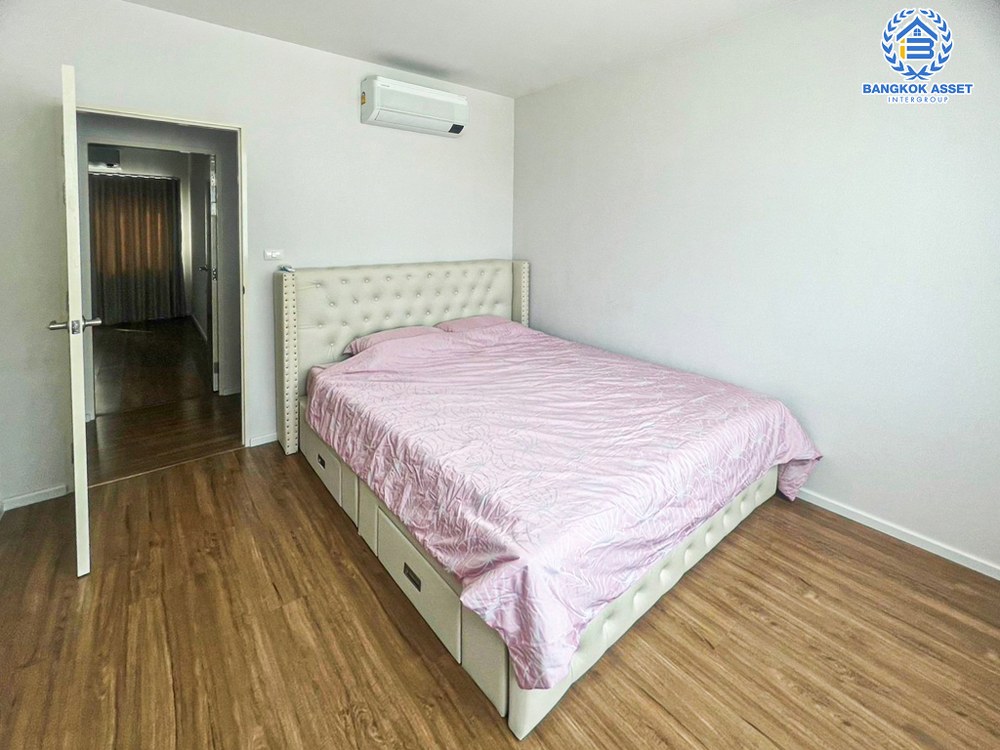 *****ทาวน์โฮมมือสอง โครงการ บ้านกลางเมือง พระราม9-พัฒนาการ หลังมุม เนื้อที่กว้าง 29.20 ตร.ว. ฟังก์ชัน 3 ห้องนอน 3 ห้องน้ำ 2 ที่จอดรถ ภายในสะอาด โปร่งโล่ง ตกแต่งสไตล์โมเดิร์น บนทำเลเดินทางสะดวก เชื่อมต่อถนนกาญจนาภิเษก ใกล้รถไฟฟ้าแอร์พอร์ต เรล ลิงก์ "สถานีทับช้าง" และจุดขึ้นทางด่วน "ศรีรัช"