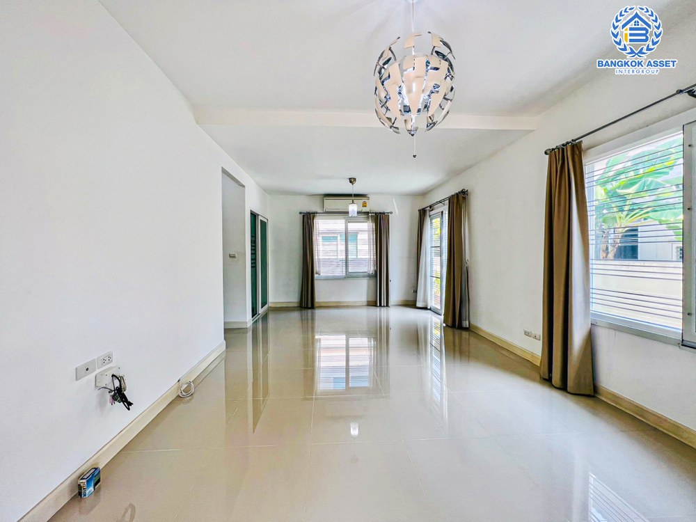 บ้านเดี่ยวมือสอง โครงการ คณาสิริ ศาลายา จากแบรนด์ Sansiri เนื้อที่กว้าง 50 ตร.ว. ฟังก์ชัน 3 ห้องนอน 2 ห้องน้ำ 2 ที่จอดรถ ภายในสภาพใหม่มาก ตกแต่งโมเดิร์น บนทำเลแห่งการเดินทาง เชื่อมต่อถนนกรุงนนท์-จงถนอม ถนนศาลายา ถนนกาญจนาภิเษก ใกล้รถไฟฟ้าสายสีแดงอ่อน ตลิ่งชัน-ศาลายา...