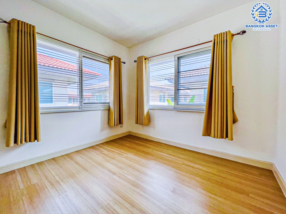 บ้านเดี่ยวมือสอง โครงการ คณาสิริ ศาลายา จากแบรนด์ Sansiri เนื้อที่กว้าง 50 ตร.ว. ฟังก์ชัน 3 ห้องนอน 2 ห้องน้ำ 2 ที่จอดรถ ภายในสภาพใหม่มาก ตกแต่งโมเดิร์น บนทำเลแห่งการเดินทาง เชื่อมต่อถนนกรุงนนท์-จงถนอม ถนนศาลายา ถนนกาญจนาภิเษก ใกล้รถไฟฟ้าสายสีแดงอ่อน ตลิ่งชัน-ศาลายา...