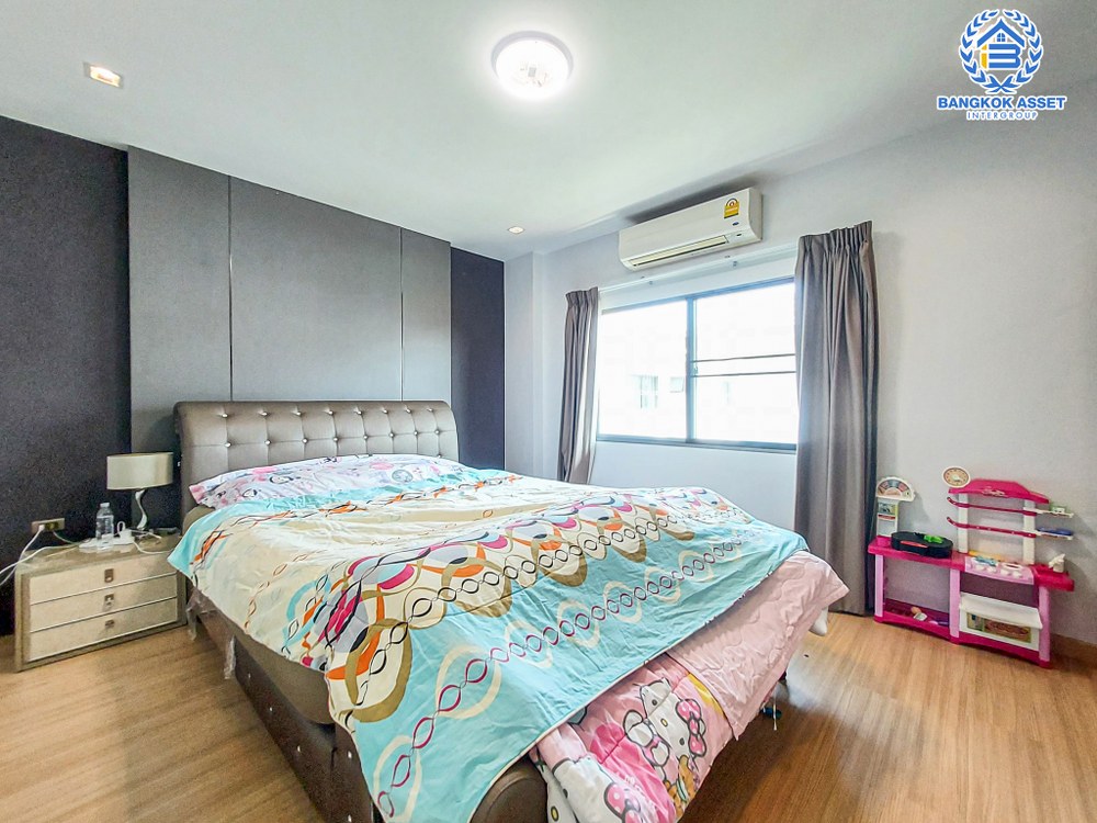 *****บ้านเดี่ยวมือสอง โครงการ เพอร์เฟคเพลส รัตนาธิเบศร์ เนื้อที่ 65.60 ตร.ว. ฟังก์ชัน 3 ห้องนอน 4 ห้องน้ำ 1 ที่จอดรถ บ้านโปร่งโล่ง สภาพดีพร้อมอยู่ ภายในตกแต่งโมเดิร์น บนทำเลเดินทางสะดวก ใกล้เซ็นทรัลรัตนาธิเบศร์ ใกล้รถไฟฟ้าสายสีม่วง "สถานีไทรม้า" และจุดขึ้นทางด่วน "งามวงศ์วาน"