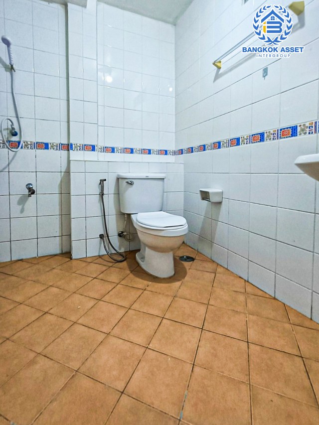 ทาวน์เฮ้าส์มือสองนนทบุรี โครงการ บ้านเจ้าพระยา ราชพฤกษ์ เนื้อที่กว้าง 21 ตร.ว. ฟังก์ชัน 3 ห้องนอน 2 ห้องน้ำ 1 ที่จอดรถ แถมฟรี! 1 เครื่องปรับอากาศ บนทำเลเยี่ยม เชื่อมต่อหลายเส้นทาง เพียง 12 นาทีถึงรถไฟฟ้าสายสีม่วง "สถานีบางพลู" ใกล้ทางด่วน "ศรีรัช" จองเลย!